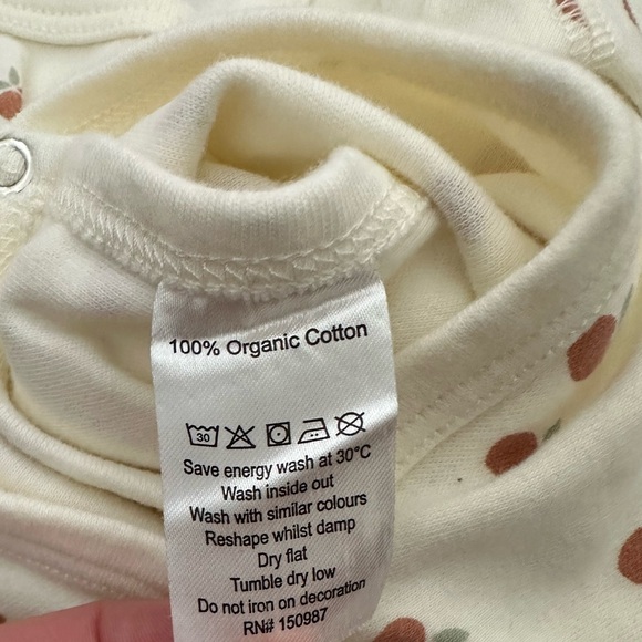 Quincy Mae Kimono Long-sleeve onesie in ivory peach print 🍑 - Picture 3 of 4